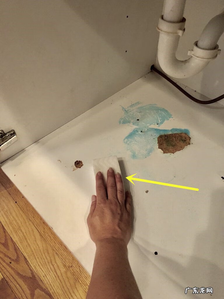 厨房挂式垃圾桶橱柜门上挂 挂在橱柜门上的垃圾桶好用吗