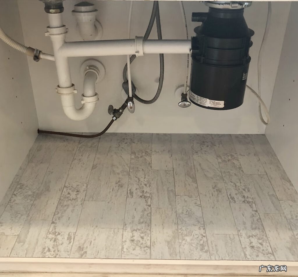 厨房挂式垃圾桶橱柜门上挂 挂在橱柜门上的垃圾桶好用吗