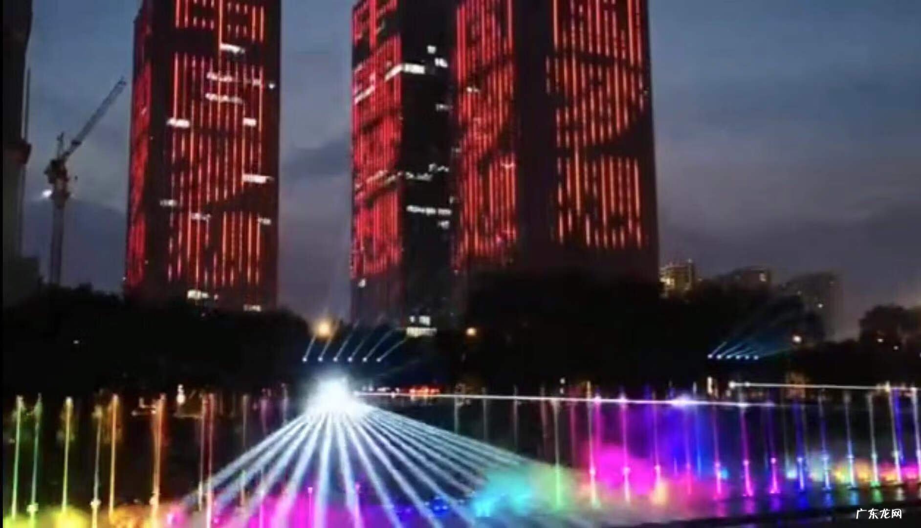 2021太原长风灯光秀表演时间 太原长风水幕秀