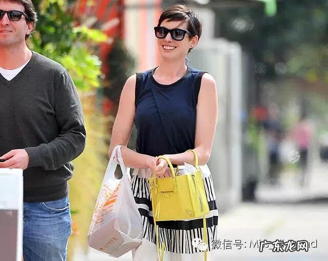 包包背什么颜色风水 背银色包风水好不好