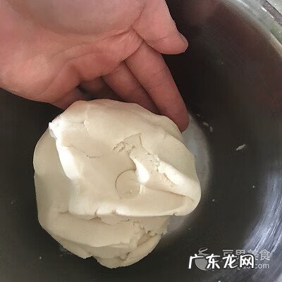 上海鲜肉月饼的制作方法步骤 鲜肉月饼的做法及配方
