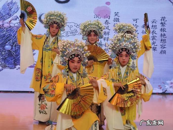 适合小学生元旦表演的节目 小学生元旦节目一等奖