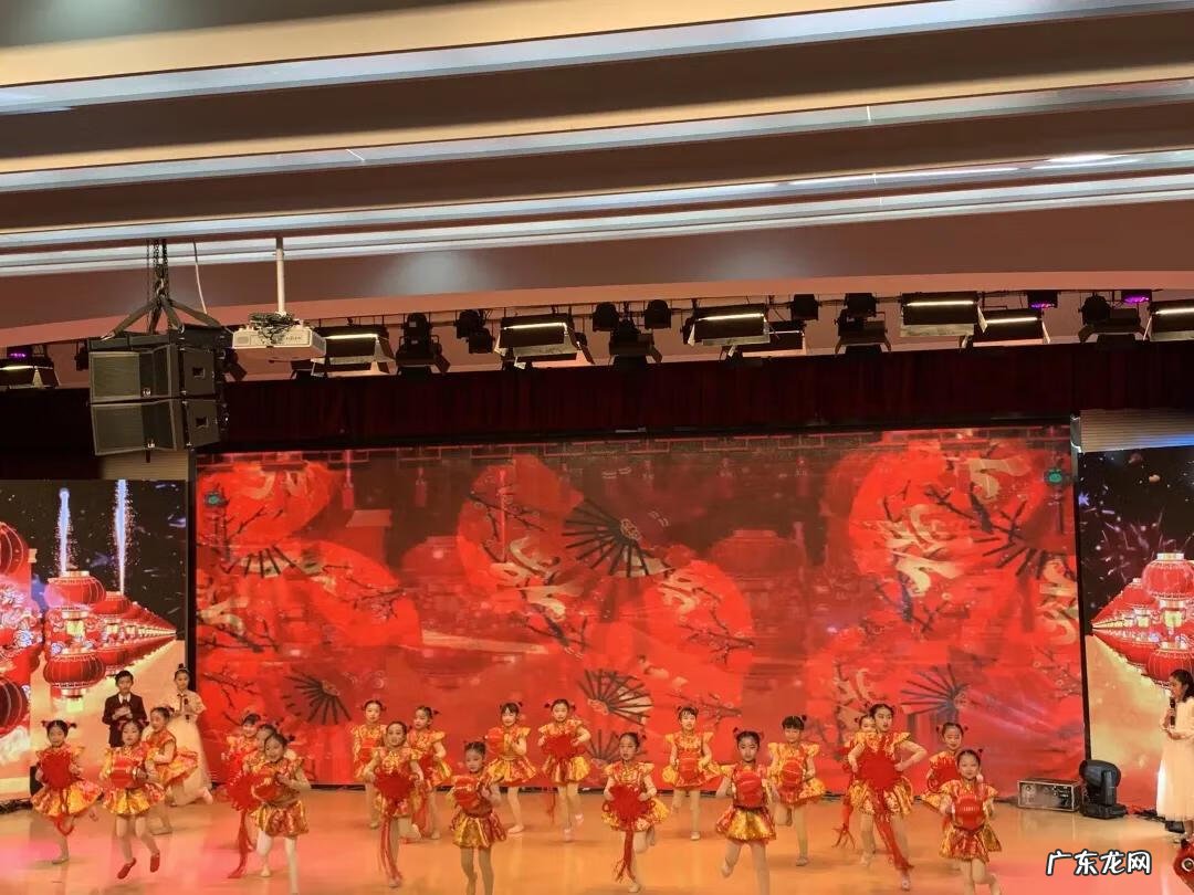 适合小学生元旦表演的节目 小学生元旦节目一等奖