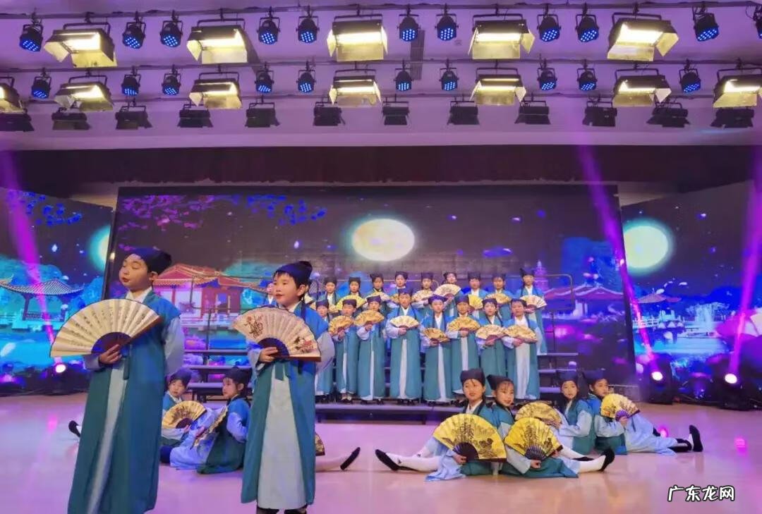 适合小学生元旦表演的节目 小学生元旦节目一等奖