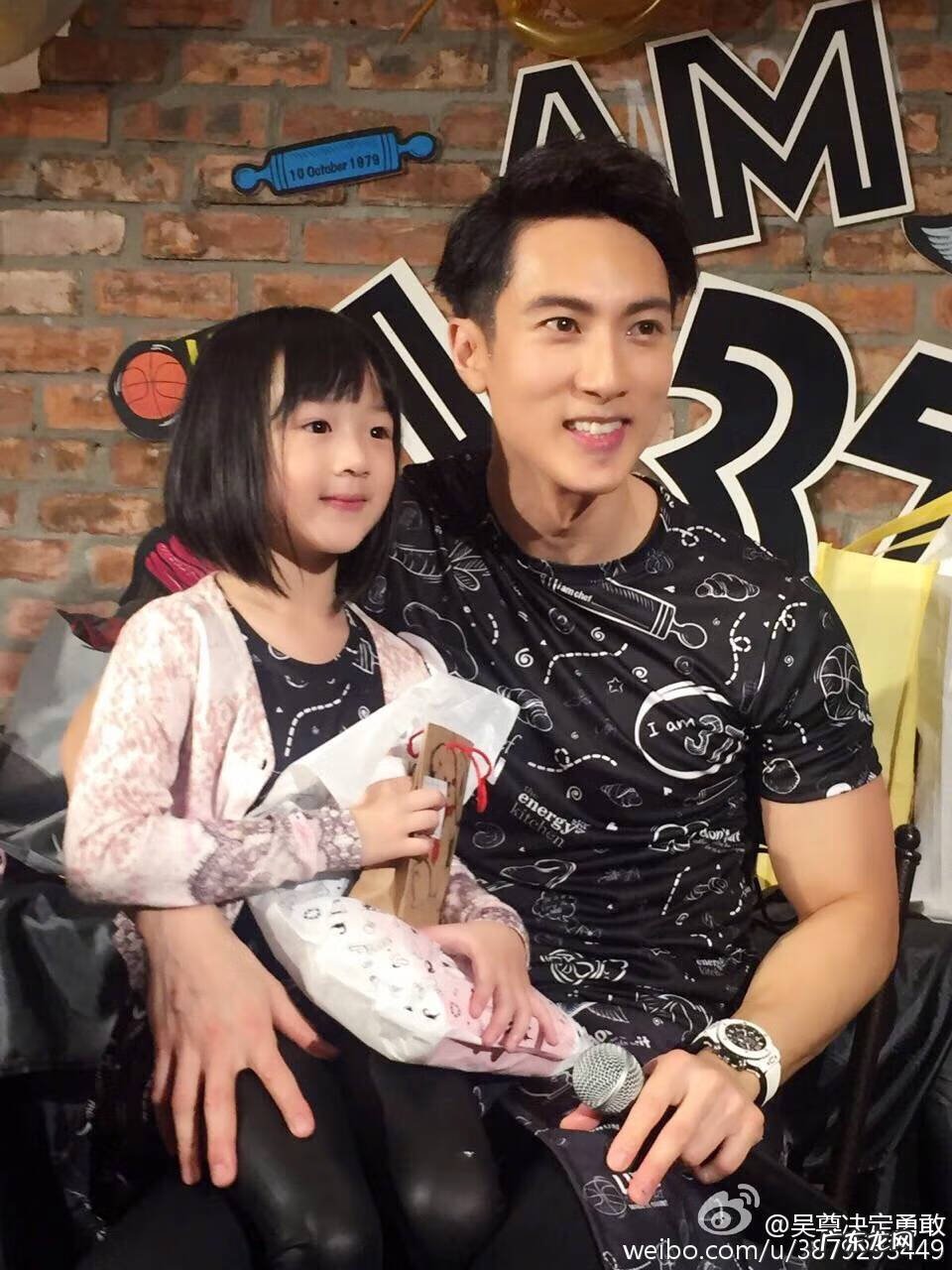 李英爱结过几次婚 李英爱龙凤胎微博