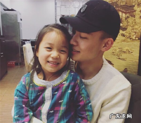 李英爱结过几次婚 李英爱龙凤胎微博