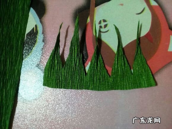 皱纹纸玫瑰花教程一步一步图解 皱纹纸玫瑰花教程