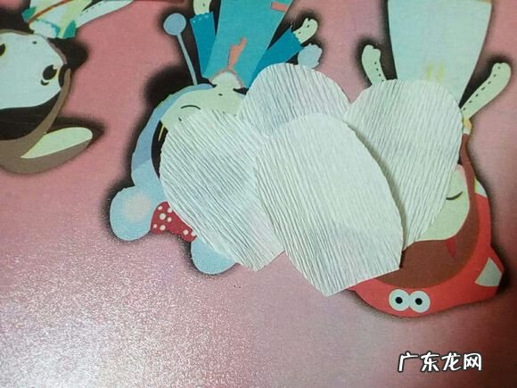 皱纹纸玫瑰花教程一步一步图解 皱纹纸玫瑰花教程