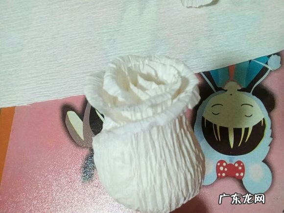 皱纹纸玫瑰花教程一步一步图解 皱纹纸玫瑰花教程