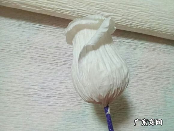 皱纹纸玫瑰花教程一步一步图解 皱纹纸玫瑰花教程