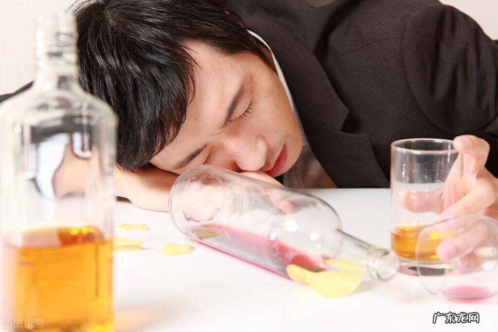 酒精中毒症状表现 酒精中毒有什么症状吗