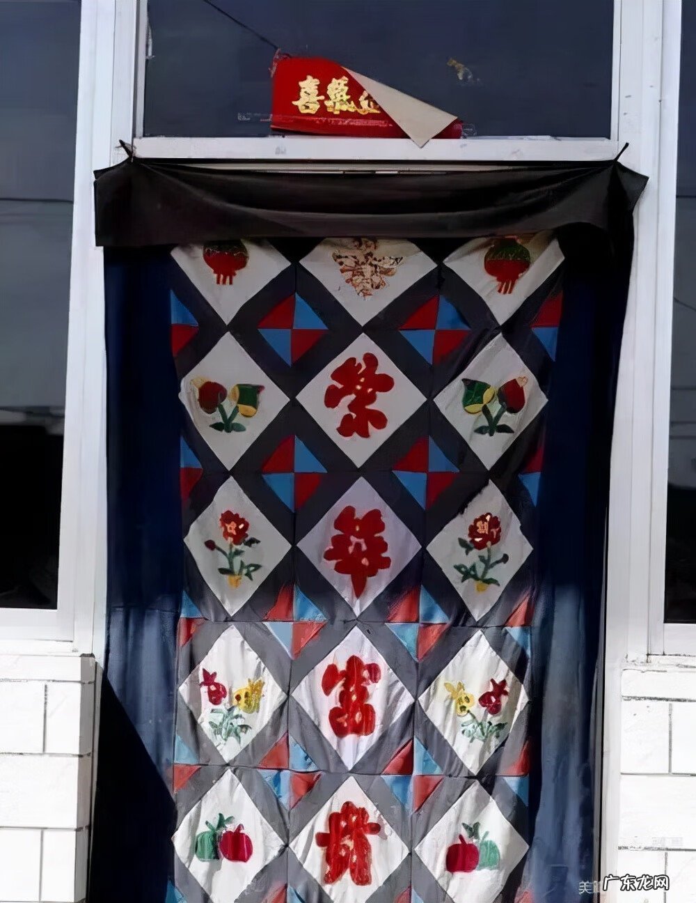 卫生间风水帘多长合适 门帘挂多少条合适