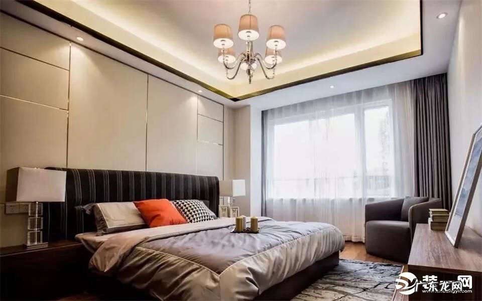 客厅顶射灯放几个好 楼顶的射灯有什么用