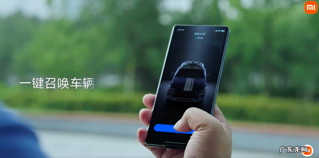 雷布斯曝光自动驾驶路测视频：避让、变道自如，还能自主充电