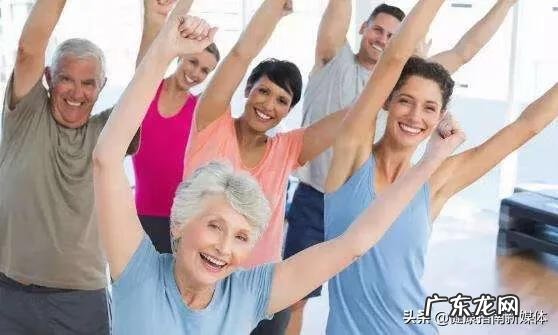 感染灰指甲的原因有哪些 引起灰指甲的原因有