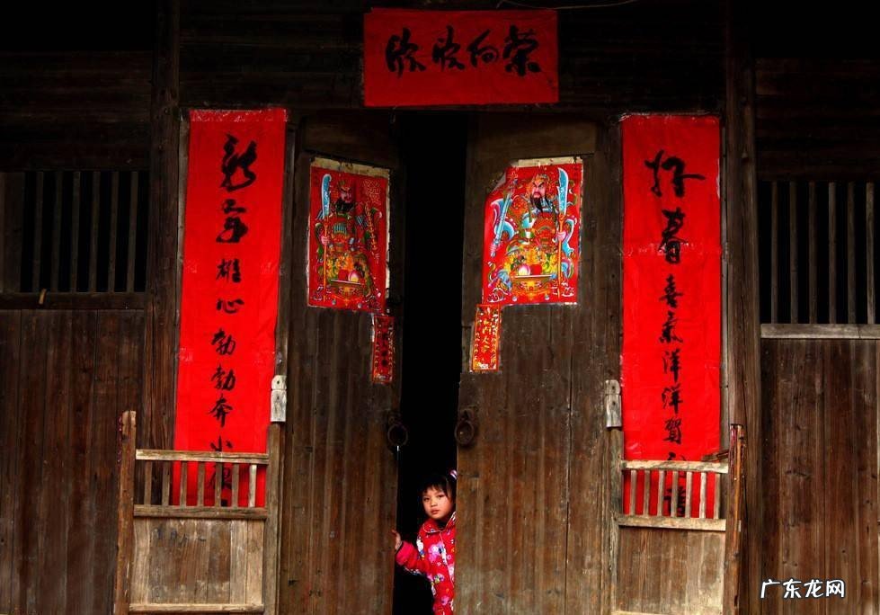 对门两家的门必须一样吗 家里大门一个门好还是两个门