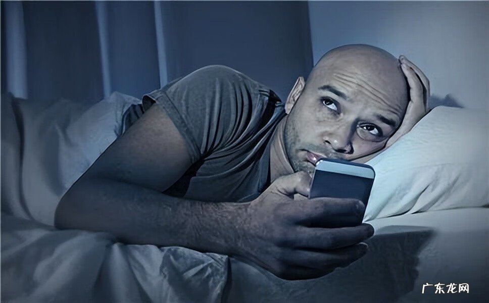 床一边靠墙风水好不好 风水 床靠墙