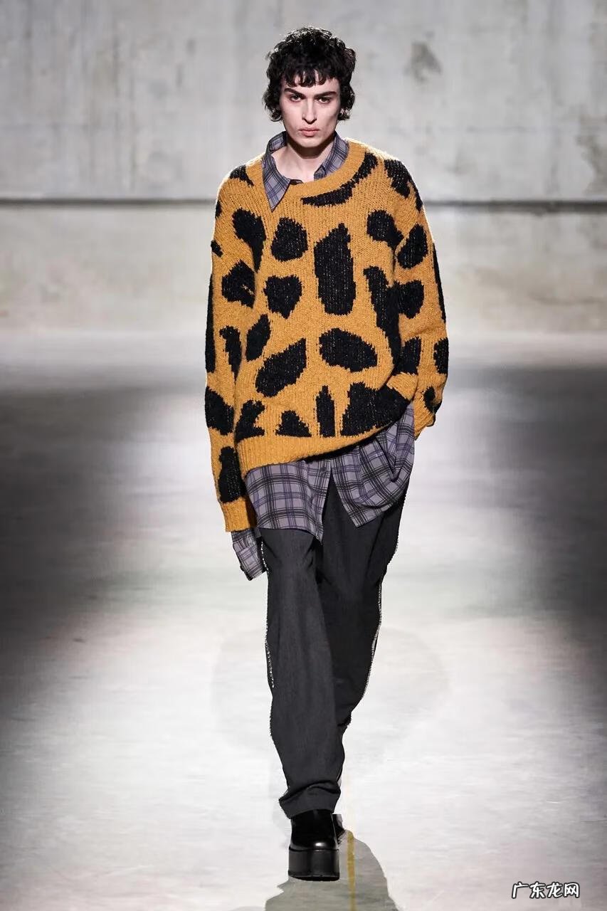 咖啡色毛衣图片 褐色毛衣风水