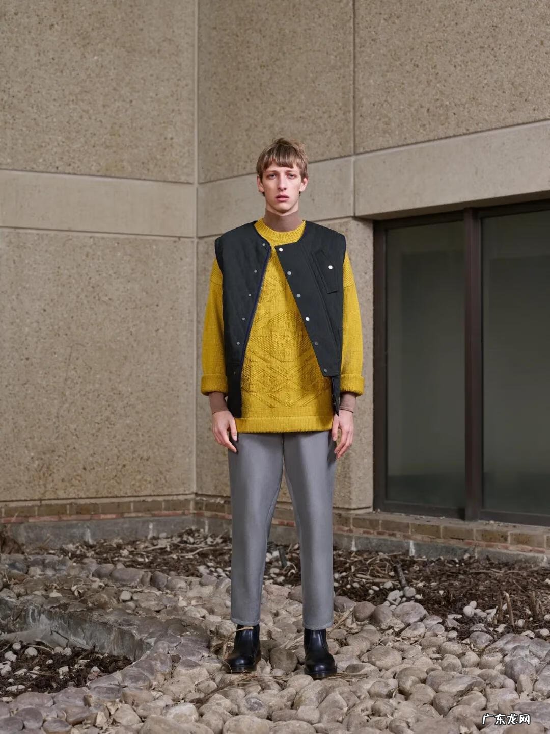 咖啡色毛衣图片 褐色毛衣风水