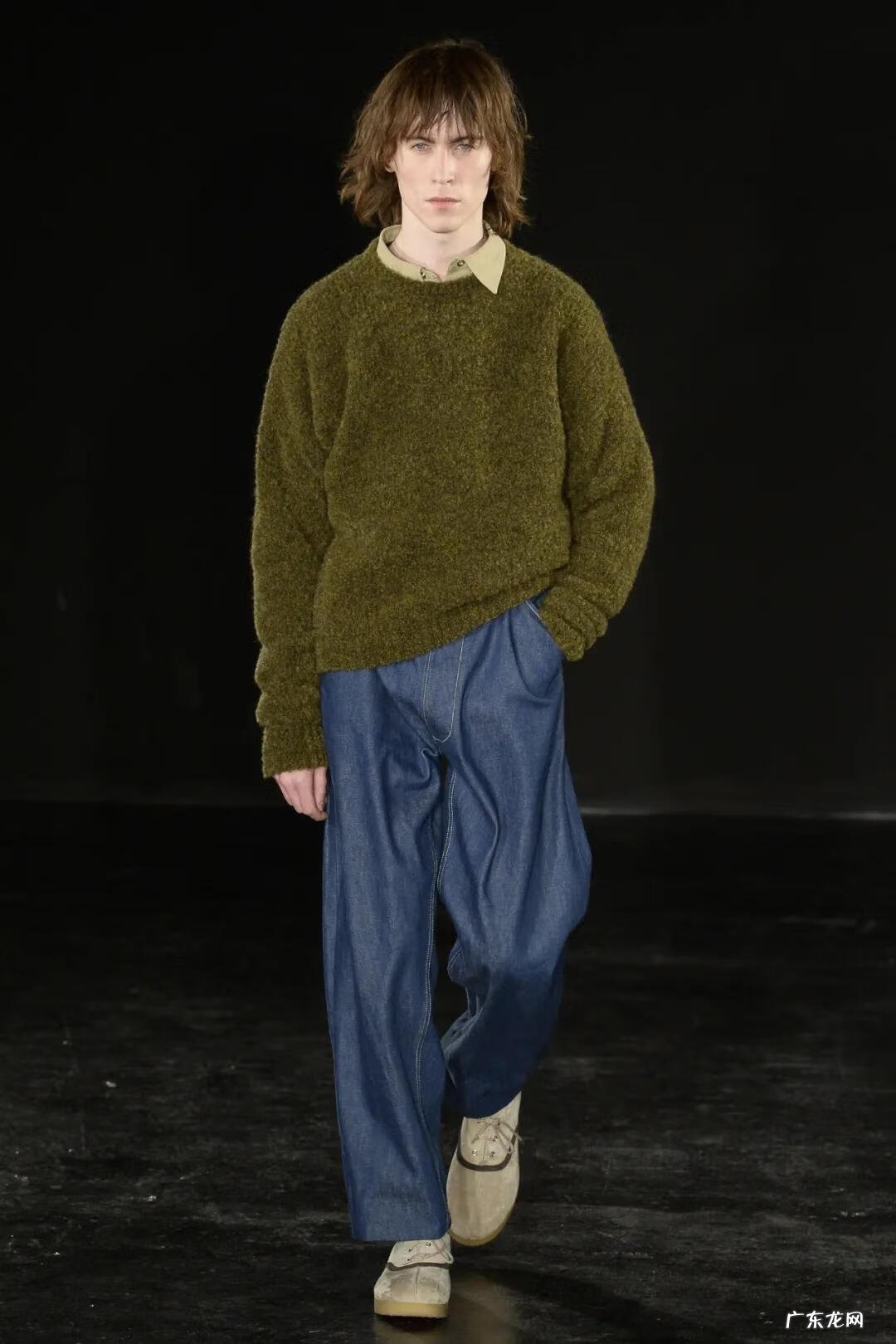 咖啡色毛衣图片 褐色毛衣风水