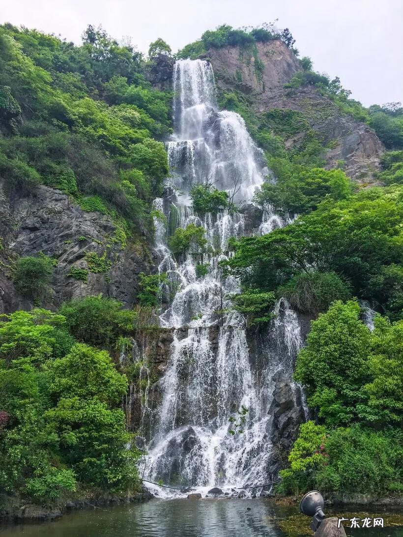 瀑布在风水里代表什么 山水风景瀑布