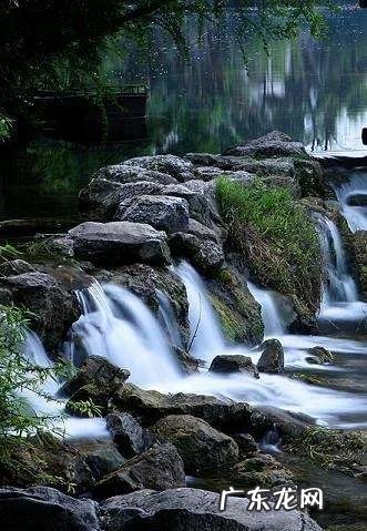 瀑布在风水里代表什么 山水风景瀑布