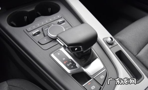 自动挡的车在高速上哪个挡省油？下长坡能不能挂D挡？