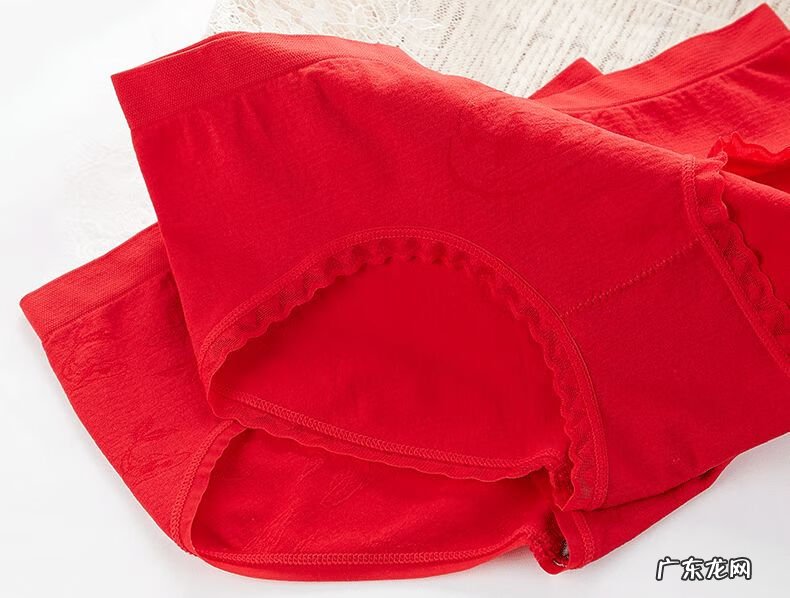 黑金锦鲤图片 黑金锦鲤鱼风水作用