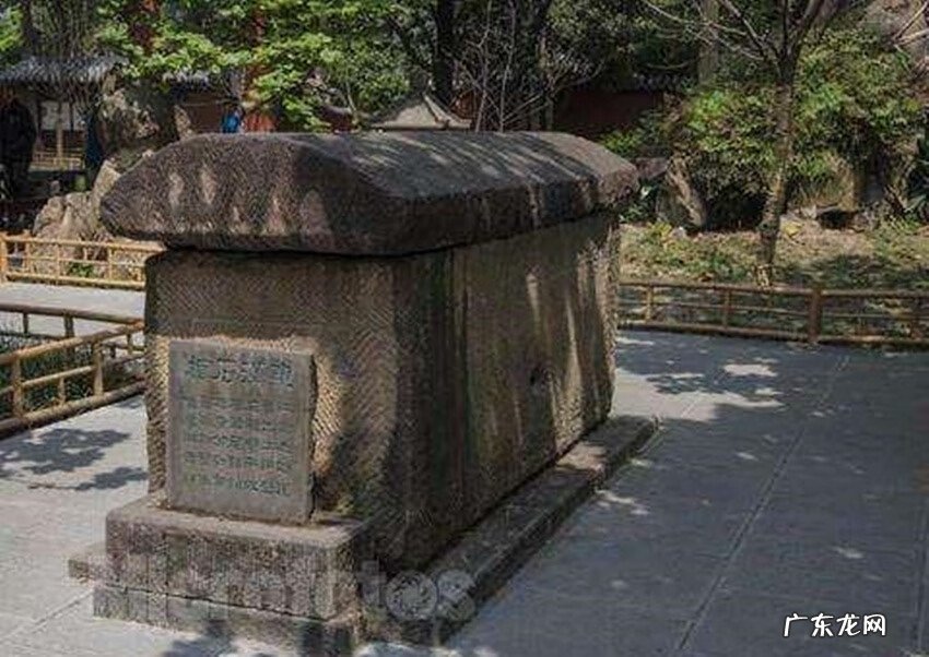 三龙戏珠风水讲究 九龙抢珠风水会出什么的人