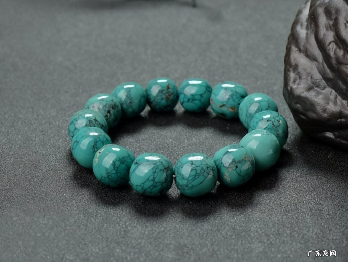 绿松石为什么有铁线 绿松石有铁线好还是没有好