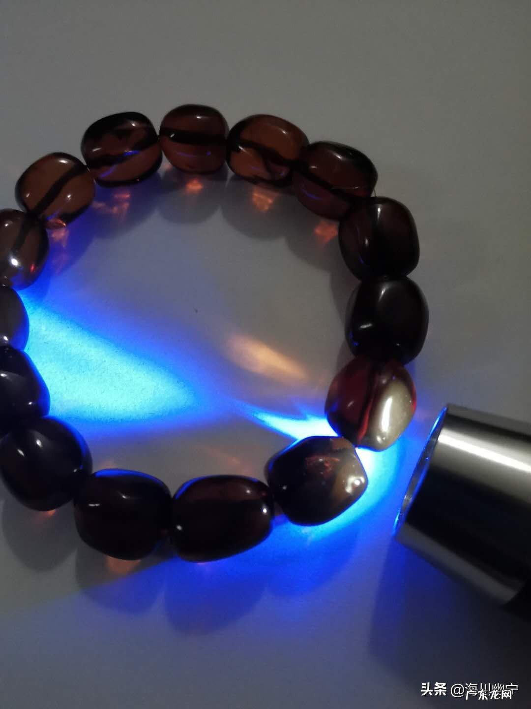 肉眼分辨真假血珀对照图片 血琥珀真假鉴别技巧