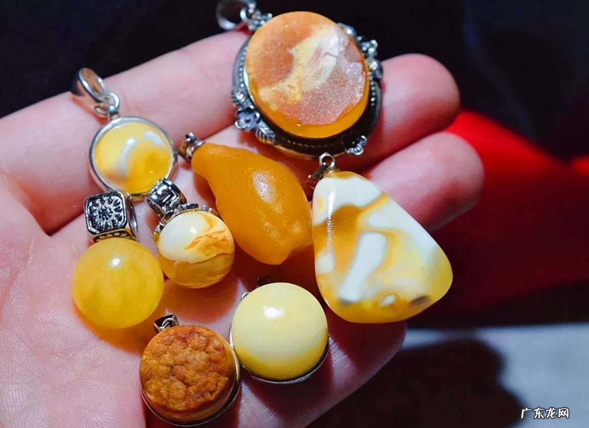 如何分辨蜜蜡手串真伪 如何鉴别蜜蜡真假