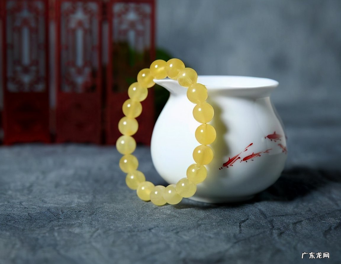 如何分辨蜜蜡手串真伪 如何鉴别蜜蜡真假