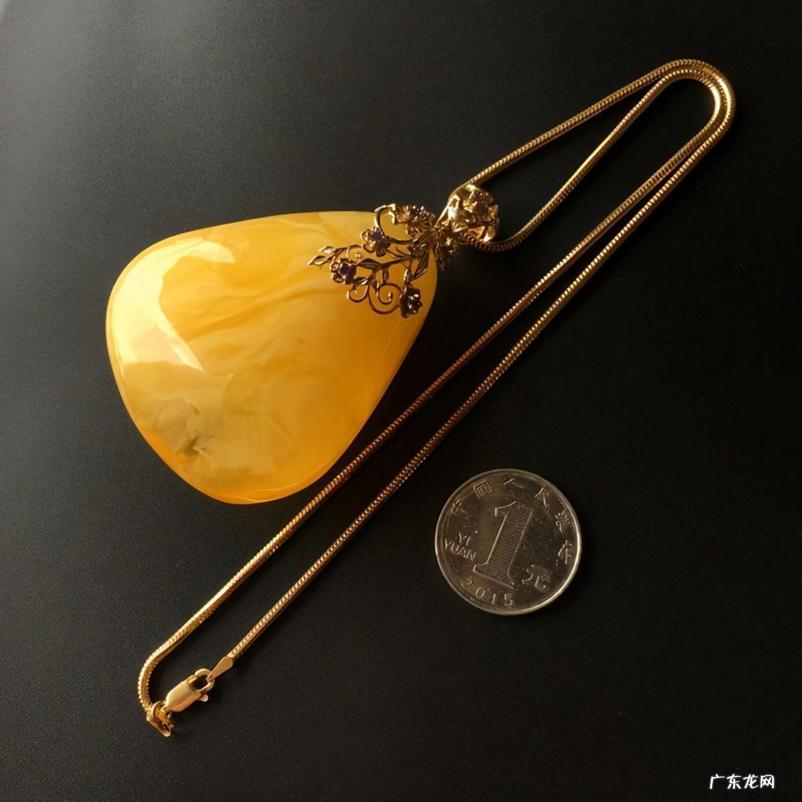 如何分辨蜜蜡手串真伪 如何鉴别蜜蜡真假