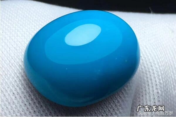 怎么才能看出绿松石是注胶的 电筒看注胶的绿松石