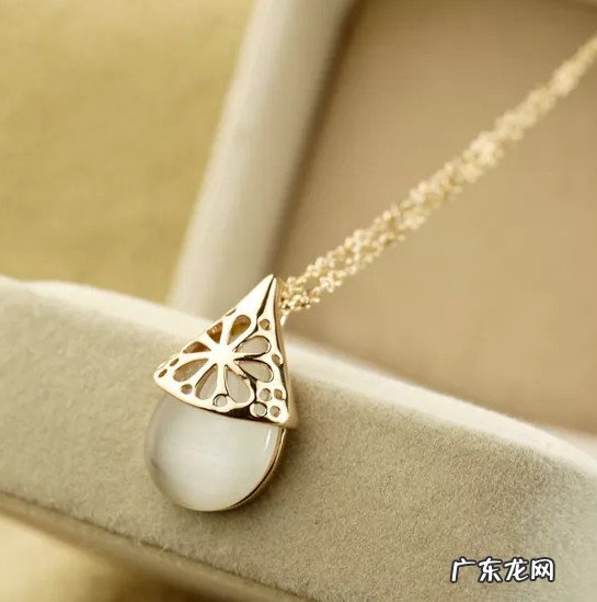 真正的猫眼石值多少钱 几十块钱的猫眼石是真的吗