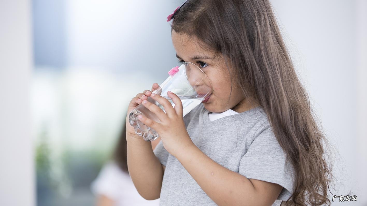 当发现孩子有刻板行为时家长该怎么办 刻板是什么意思