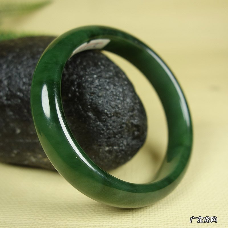 天然猫眼石图片及多少钱一克 什么是猫眼石价格如何