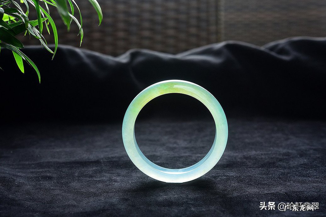 买手镯怎么量自己的圈口尺寸 翡翠手镯圈口尺寸表
