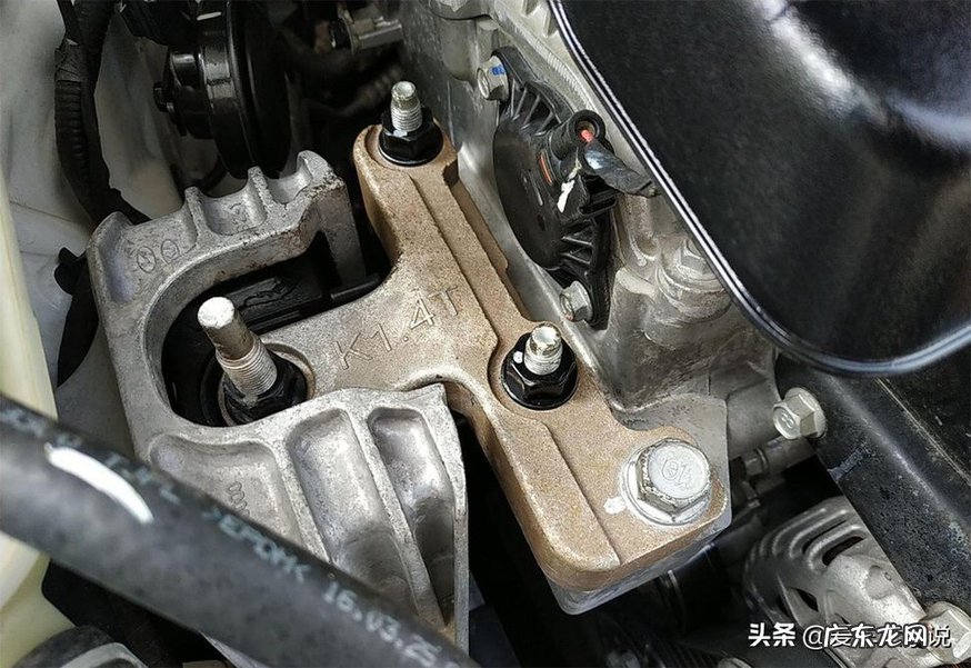 为何怠速一般在600-800转 汽车怠速多少转正常