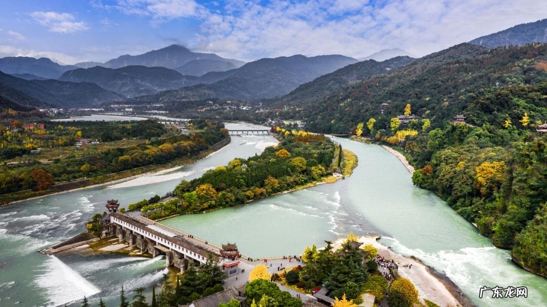 四大盆地位置及其特点 我国四大盆地分别是什么地形地貌