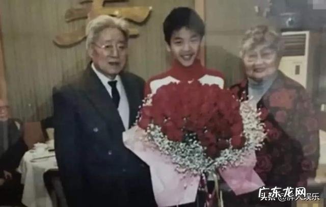 回顾张若昀与父亲关系破裂始末 张若昀个人简历资料