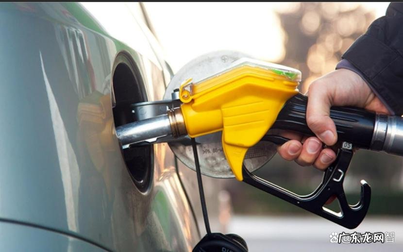 发动机故障黄灯亮了怎么解决 发动机故障标志亮灯