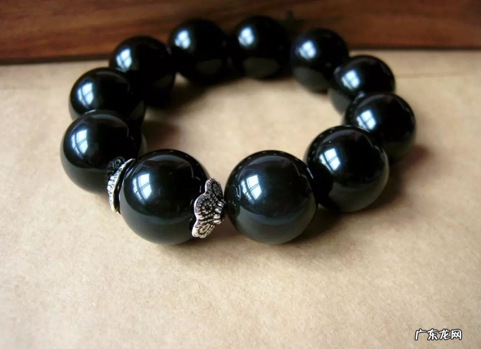 黑曜石貔貅男士正确戴法 黑曜石手链男士戴哪只手