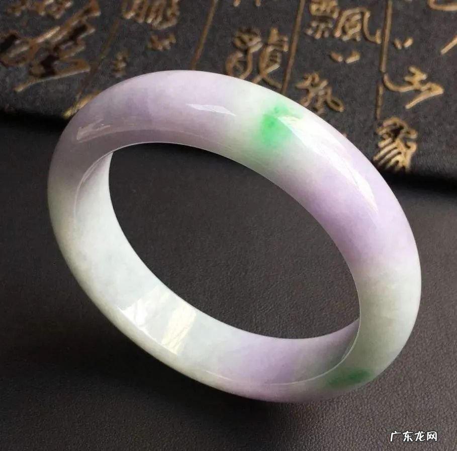 冰种翡翠划分多少颜色和品质 冰种翡翠分几个等级图片