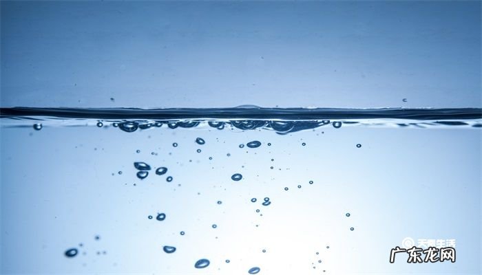 水的密度在多少度时是最大的？