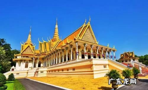 柬埔寨人主要讲英语与高棉语种 柬埔寨说什么语言为主