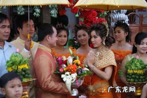 柬埔寨人主要讲英语与高棉语种 柬埔寨说什么语言为主