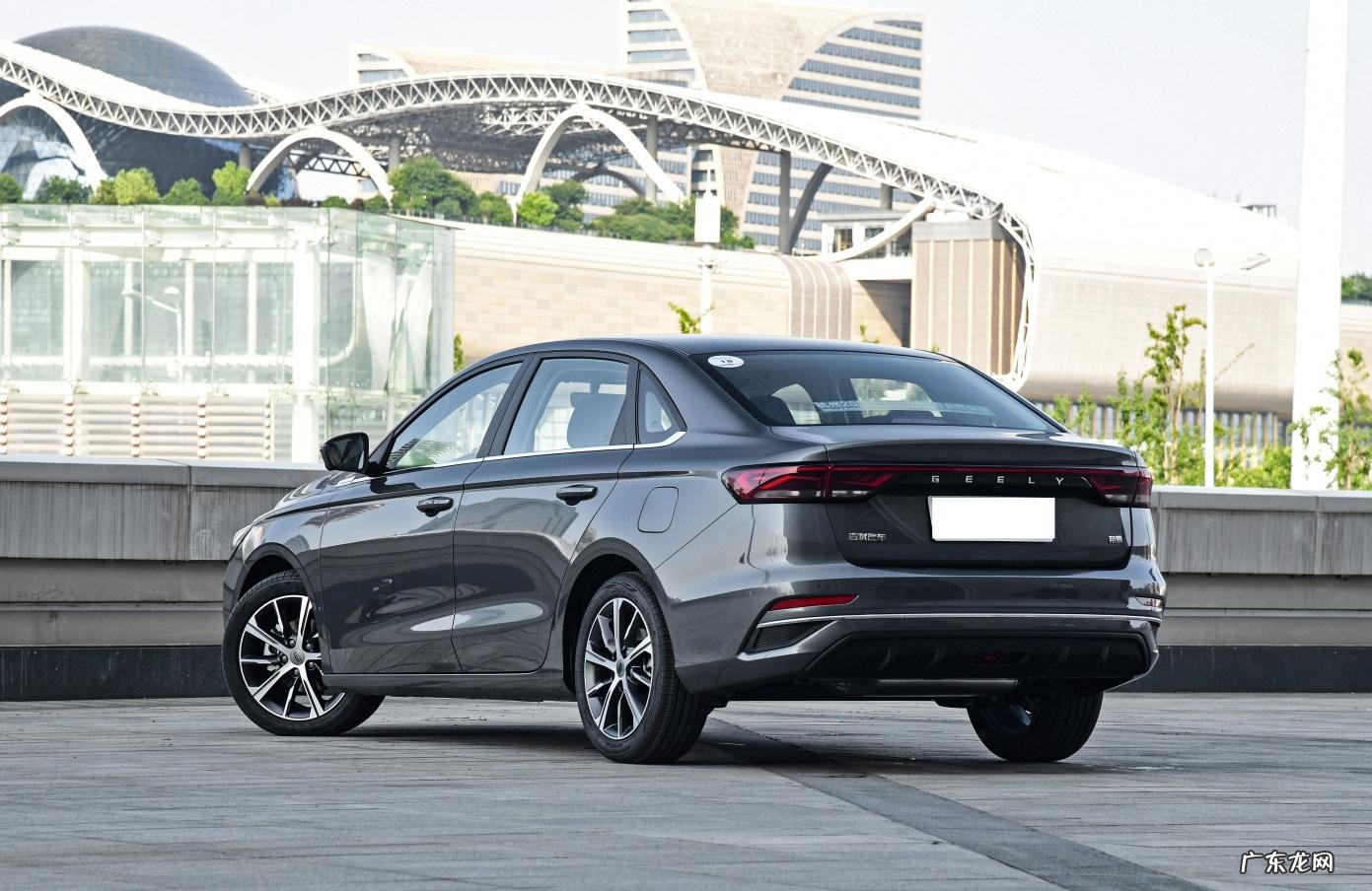 吉利帝豪汽车的优缺点值得买吗 吉利帝豪质量口碑怎么样