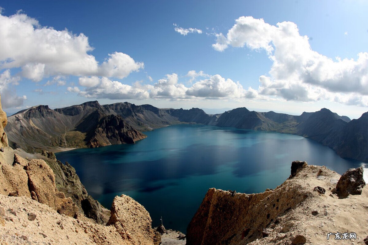 天池是怎么样形成的 天池有啥寓意